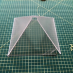 Figura 6. Pirámide unida con cinta adhesiva y pegada con silicon.